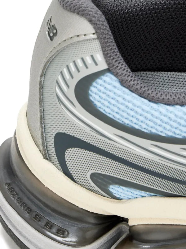 New Balance
Abzorb 2000 sneakers